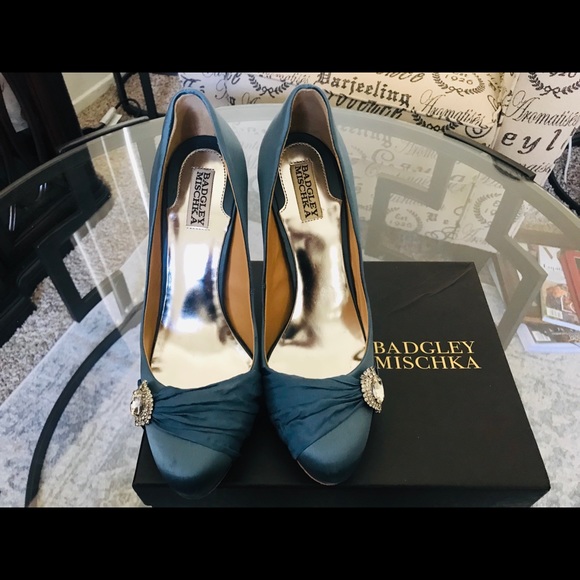 Shoes - Picture 4 of 8